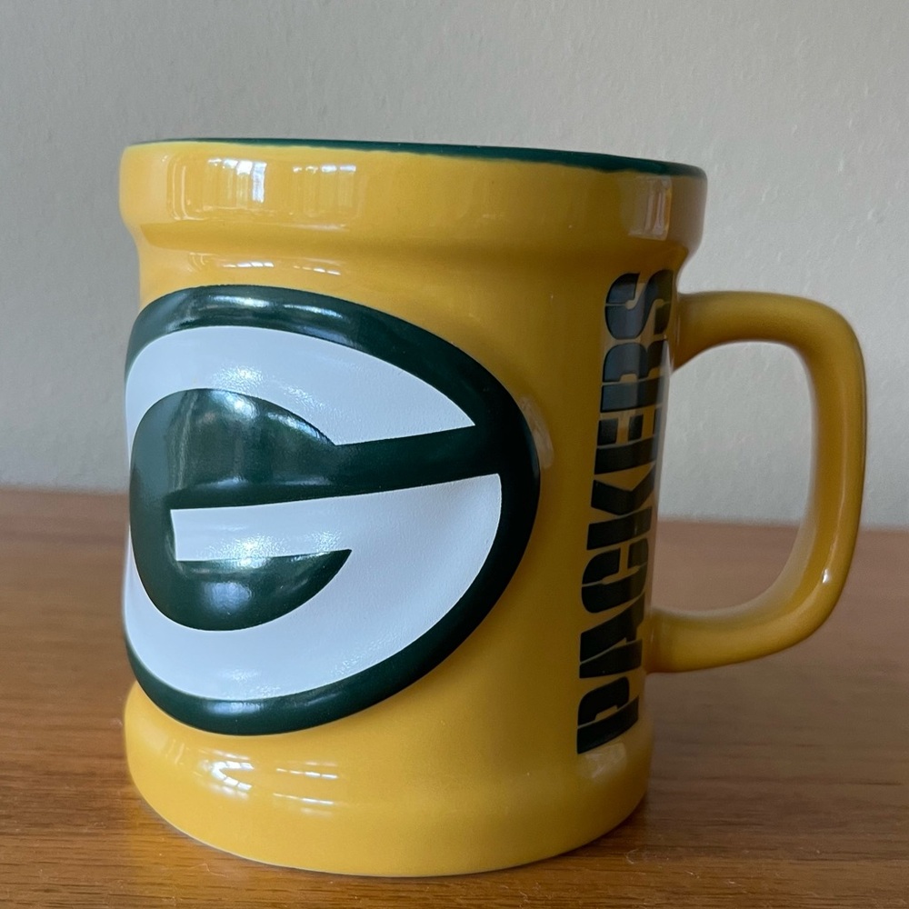 💚💛GREEN BAY PACKERS MUG💚💛.          9oz